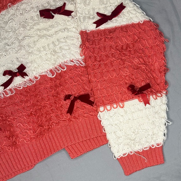 Mighty Fine Vintage Red and White Women's Eyelet Cardigan with Velvet Bows - Picture 4 of 8